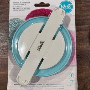 NIB We R Memory Keepers Jumbo Pom Pom Maker